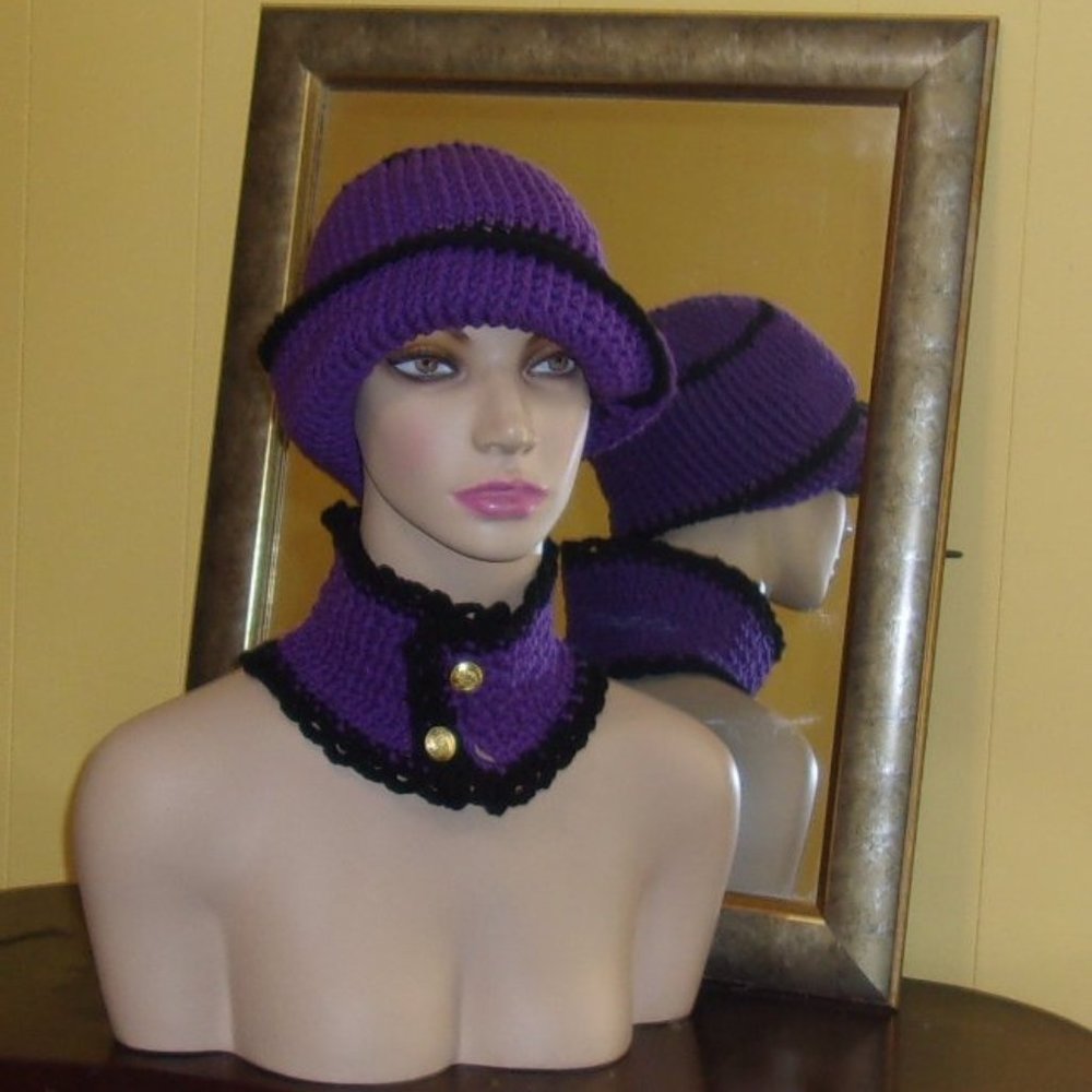 1920 Cloche Style Hat and Scarflette